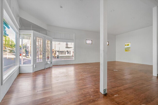Building Photo - Chenery Street Property