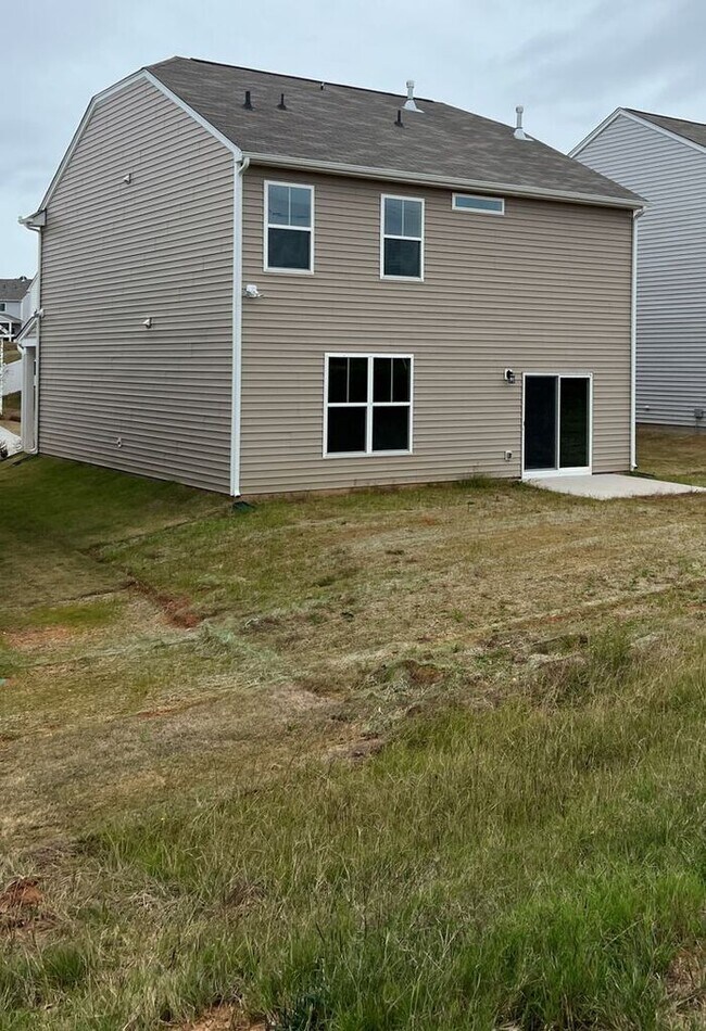 Building Photo - Available NOW – 3 Bedroom, 2.5 Bath Home in Roebuck, SC- $1,000 off First Full Months' Rent!