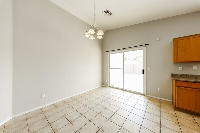 Building Photo - 15189 W Woodlands Ave