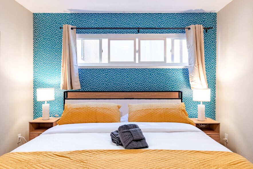 Building Photo - 2312 Bonar St