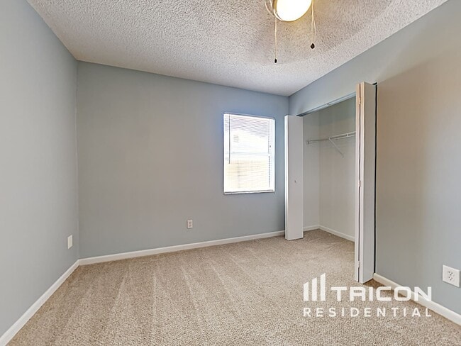 Building Photo - 704 Falkirk Ave