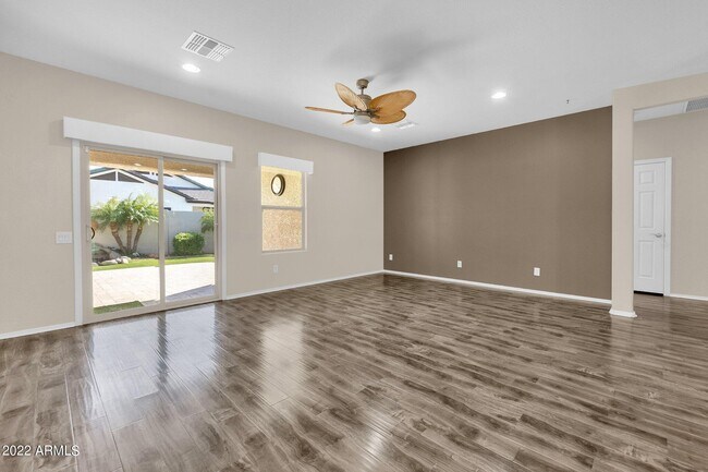Building Photo - 10807 W El Cortez Pl