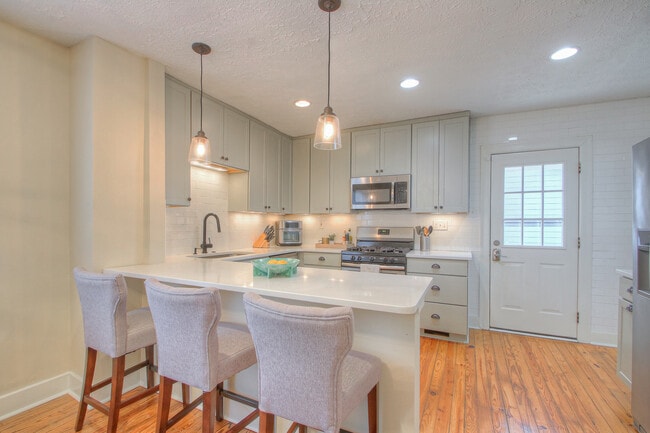Building Photo - 1609A Cahal Ave