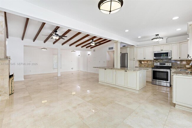 Building Photo - 8030 SW 120th St