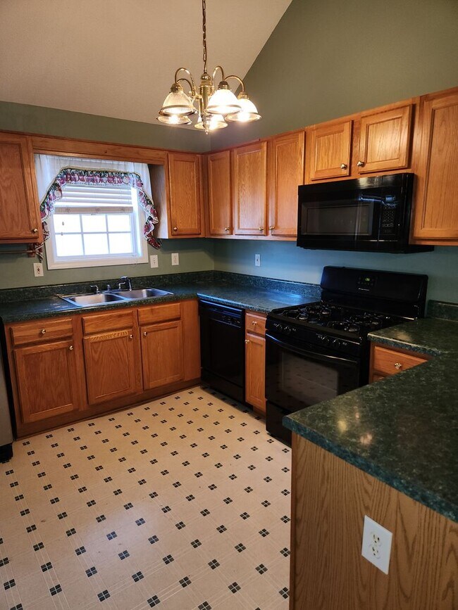 Building Photo - Great West Georgia Rental