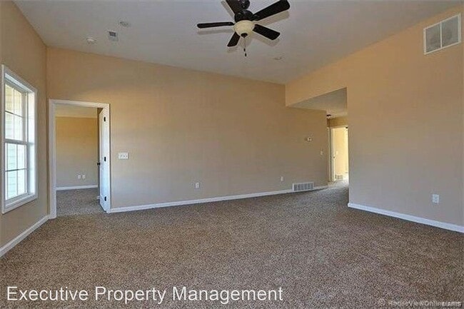 Building Photo - 3 br, 2 bath House - 212 Sun Valley Ct