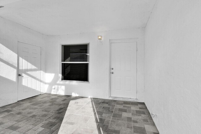 Building Photo - 13974 Folkestone Cir