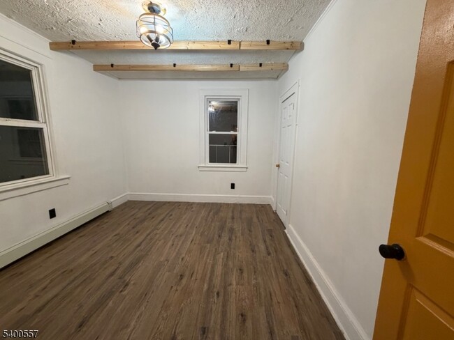 Building Photo - 14 Norwood Ave