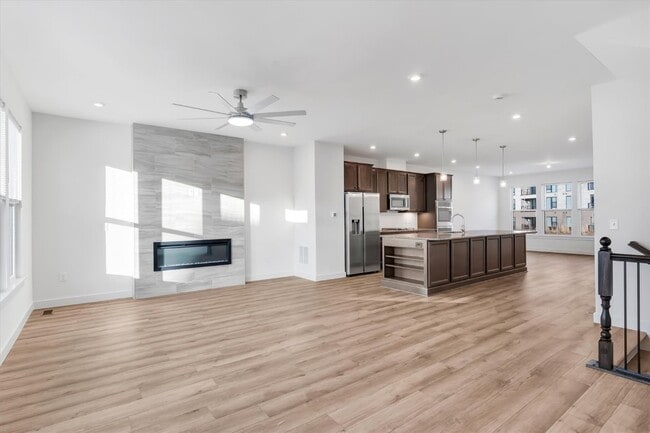 Building Photo - 304 Indigo Ct