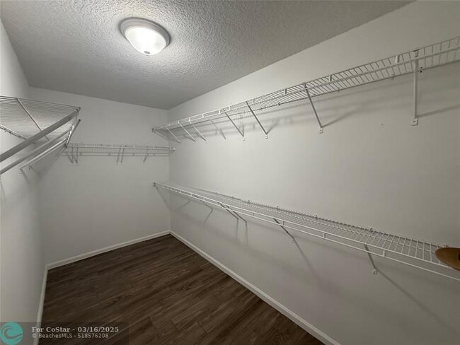 Building Photo - 15810 SW 48th Manor