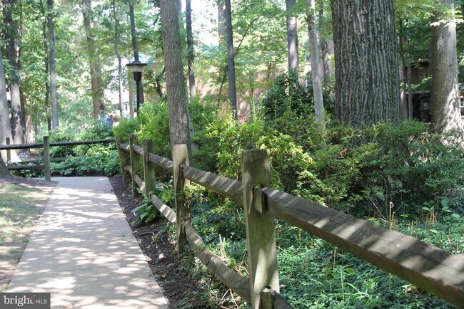 Building Photo - 3360 Woodburn Rd