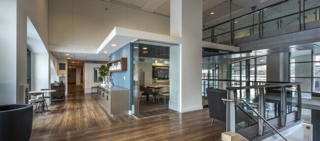 Building Photo - 30 Cambridgepark Dr