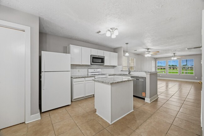 Building Photo - 20967 Young Meadows Way