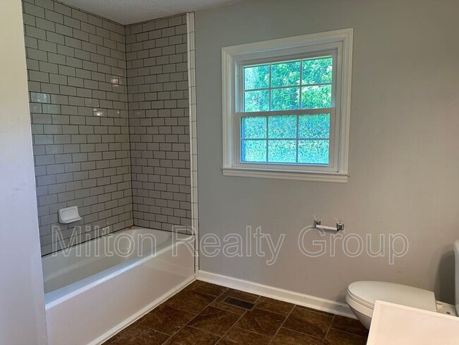 Building Photo - 12013 NC-210