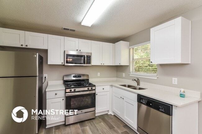 Building Photo - 708 Stonebridge Terrace