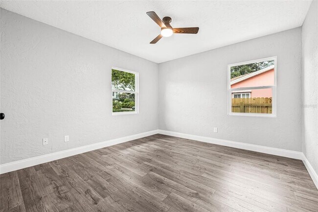 Building Photo - 1302 22nd Ave N