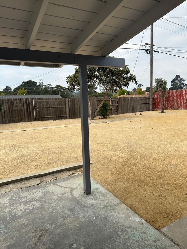 Building Photo - 3135 Courtney Dr