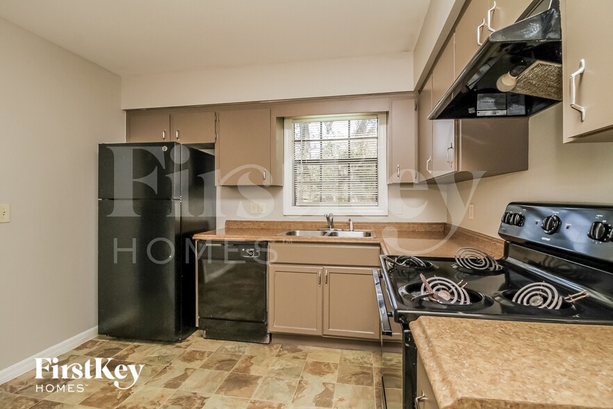 Building Photo - 602 Brunswick Terrace