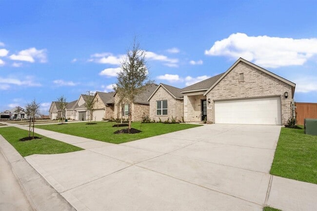 Building Photo - 13318 Rosemary Dr