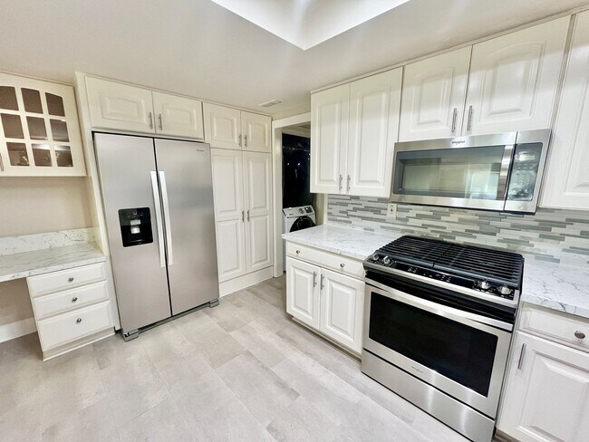 Building Photo - 17190 Tam O Shanter Dr