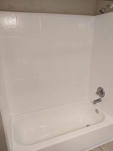 Building Photo - 536 waco st