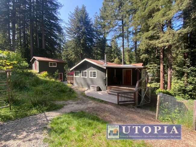 Building Photo - Gorgeous 4-bedroom, 2-bathroom Forest Lake Home with Deck, Office & Scenic Redwood Views