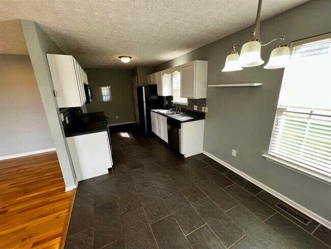 Building Photo - 342 Turkey Run Dr