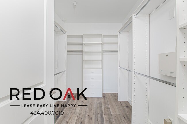 Building Photo - 11848 Kiowa Ave