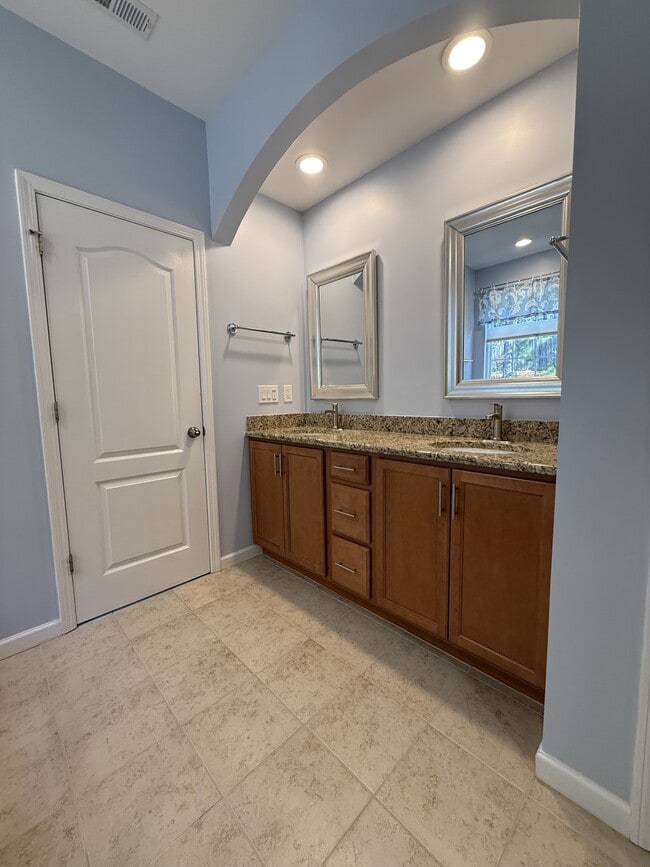 Building Photo - 505 Sweet Laurel Ln