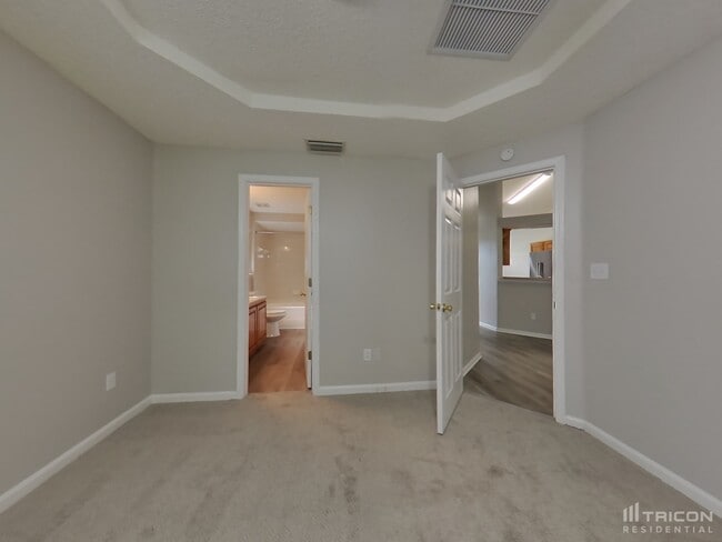 Building Photo - 1127 Summer Springs Drive
