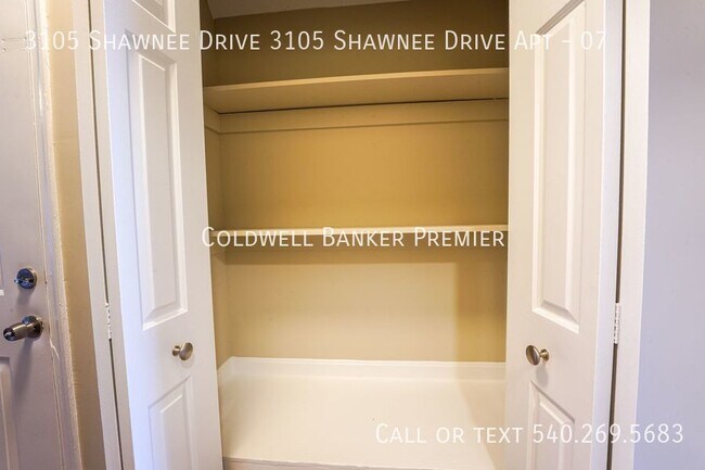 Building Photo - 3105 Shawnee Dr