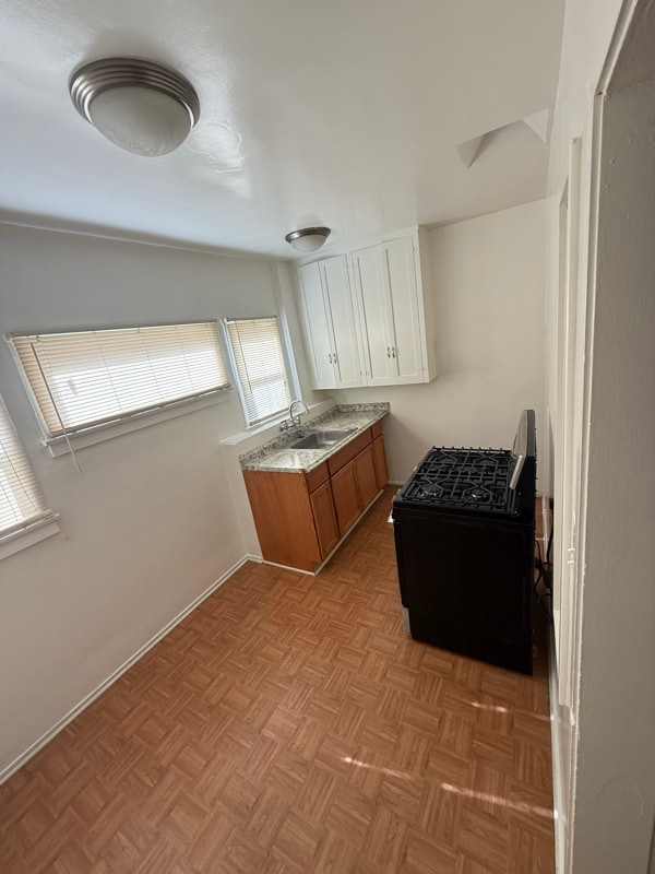 Building Photo - 631 E Cypress Ave