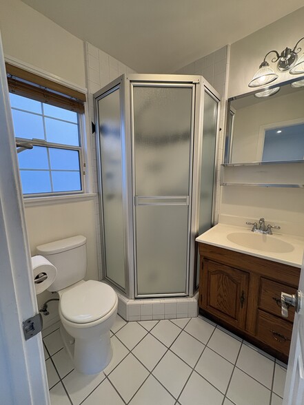 Master Bath - 12606 Bonaparte Ave