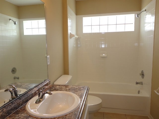 Building Photo - 250 Misty Meadow Dr
