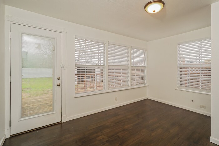 Building Photo - 294 El Monte Blvd