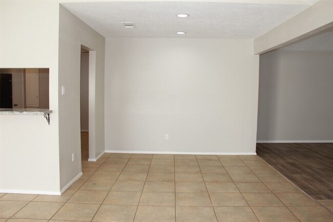 Building Photo - 4406 Lost Lake Ln