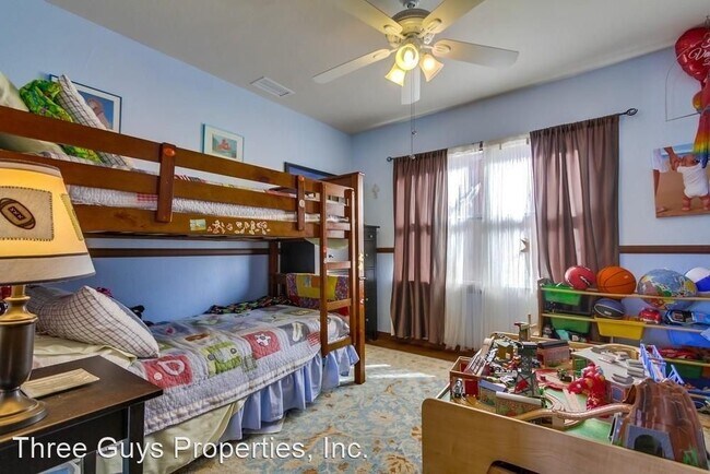 Building Photo - 3 br, 2 bath House - 4496 Berting St.