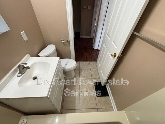 Building Photo - 1706 Meadow Ave