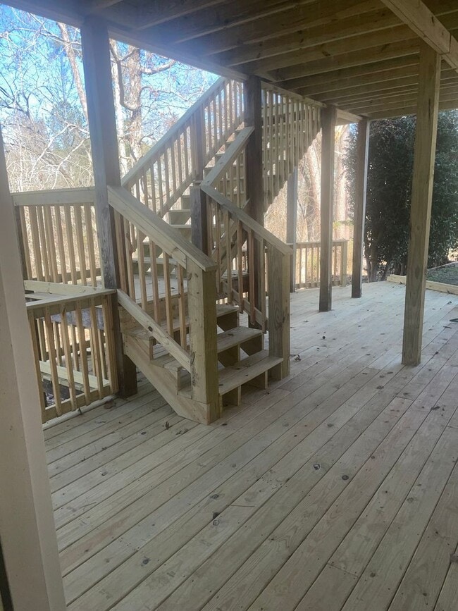 Building Photo - BASEMENT HOME-DOUBLE DECKS-COLUMBIA COUNTY, GOOD SCHOOLS, COVENIENT TO FORT