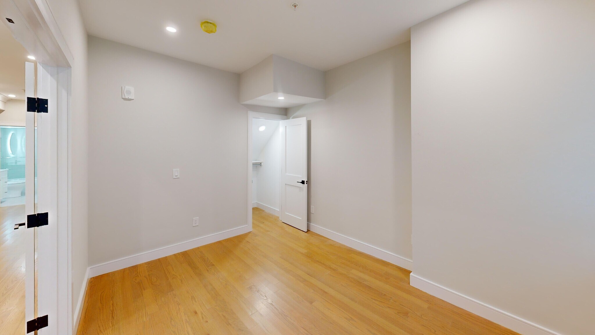 Building Photo - 216 Tremont St