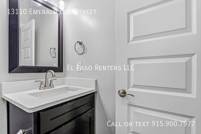 Building Photo - 13110 Emerald Isle St