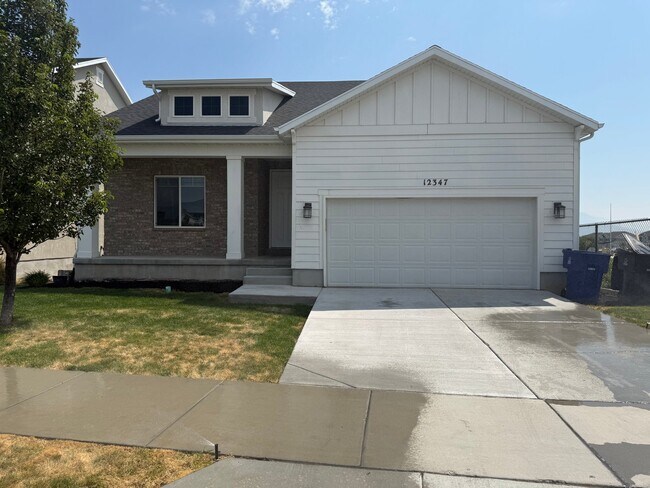 Building Photo - 12347 Bigbend Vista Dr