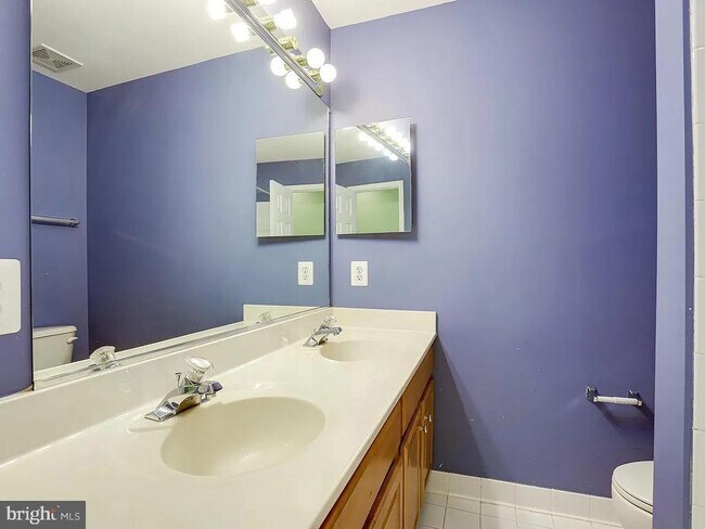 Building Photo - 13642 Cedar Run Ln