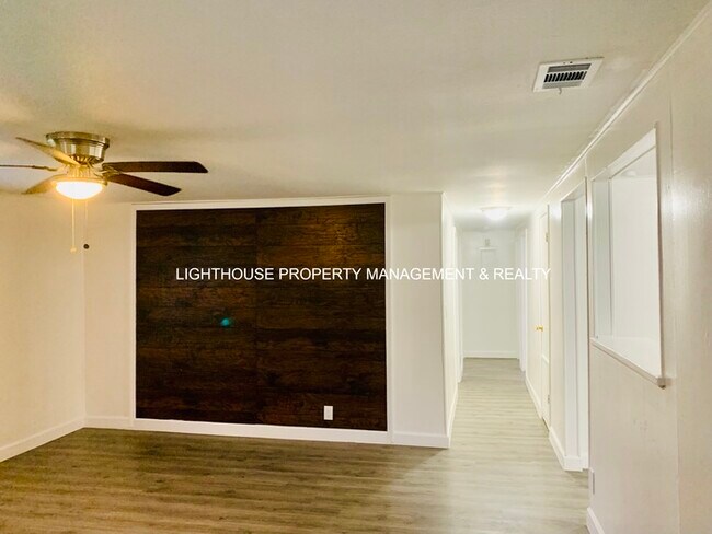 Building Photo - Beautiful Allendale Home With Large Fenced Yard