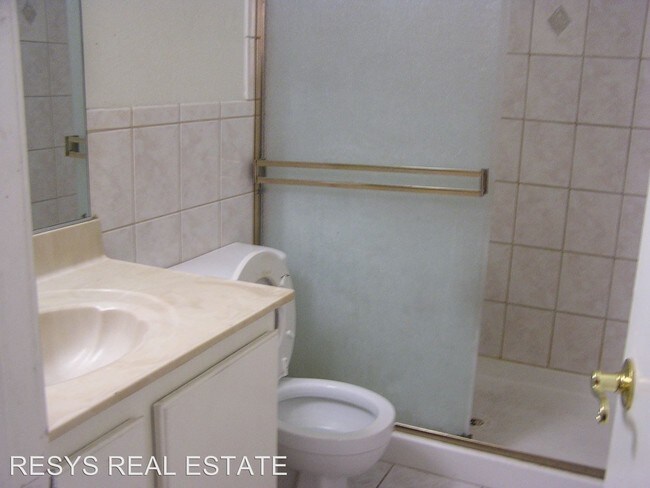 Building Photo - 3 br, 2 bath House - 5592 W TWAIN AVE