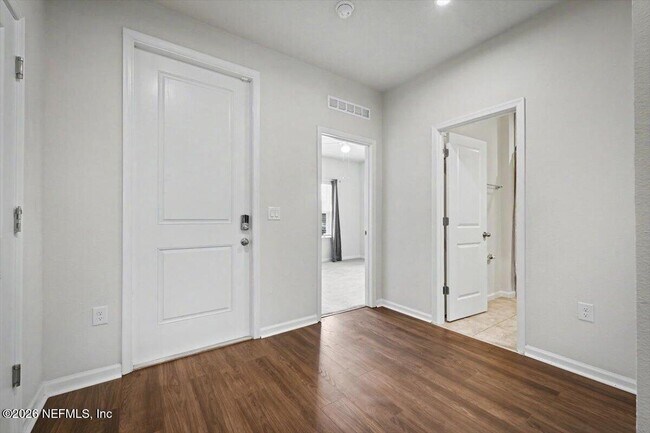Building Photo - 11443 Tiburon Dr