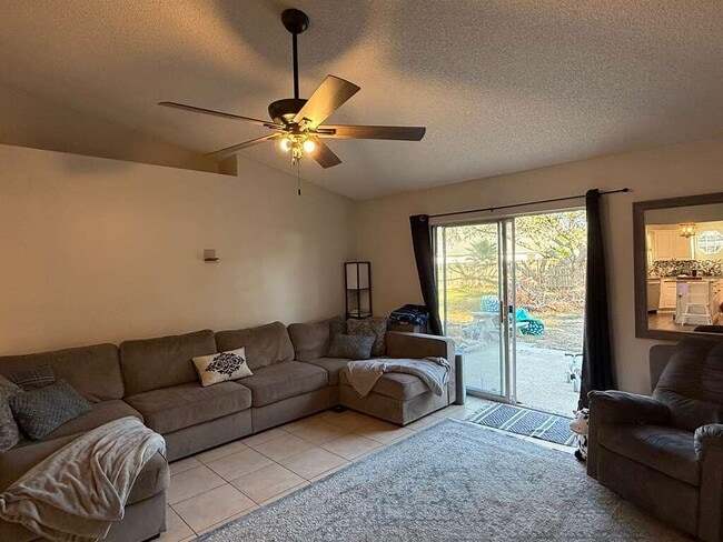 Building Photo - 2722 Shalimar Dr