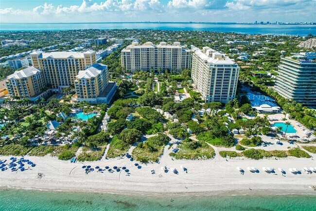 Building Photo - 430 Grand Bay Dr