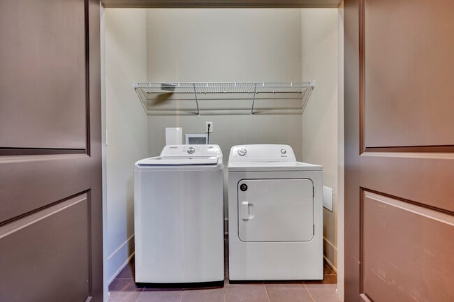 Building Photo - 202 Barristers Ct