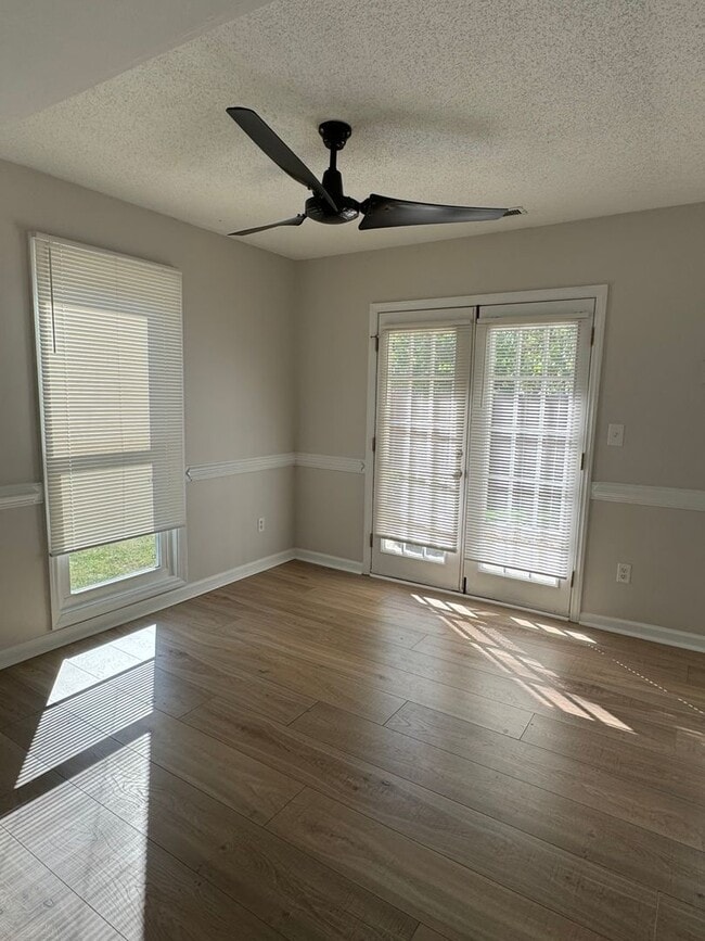 Building Photo - Yorkshire Downs Townhome
